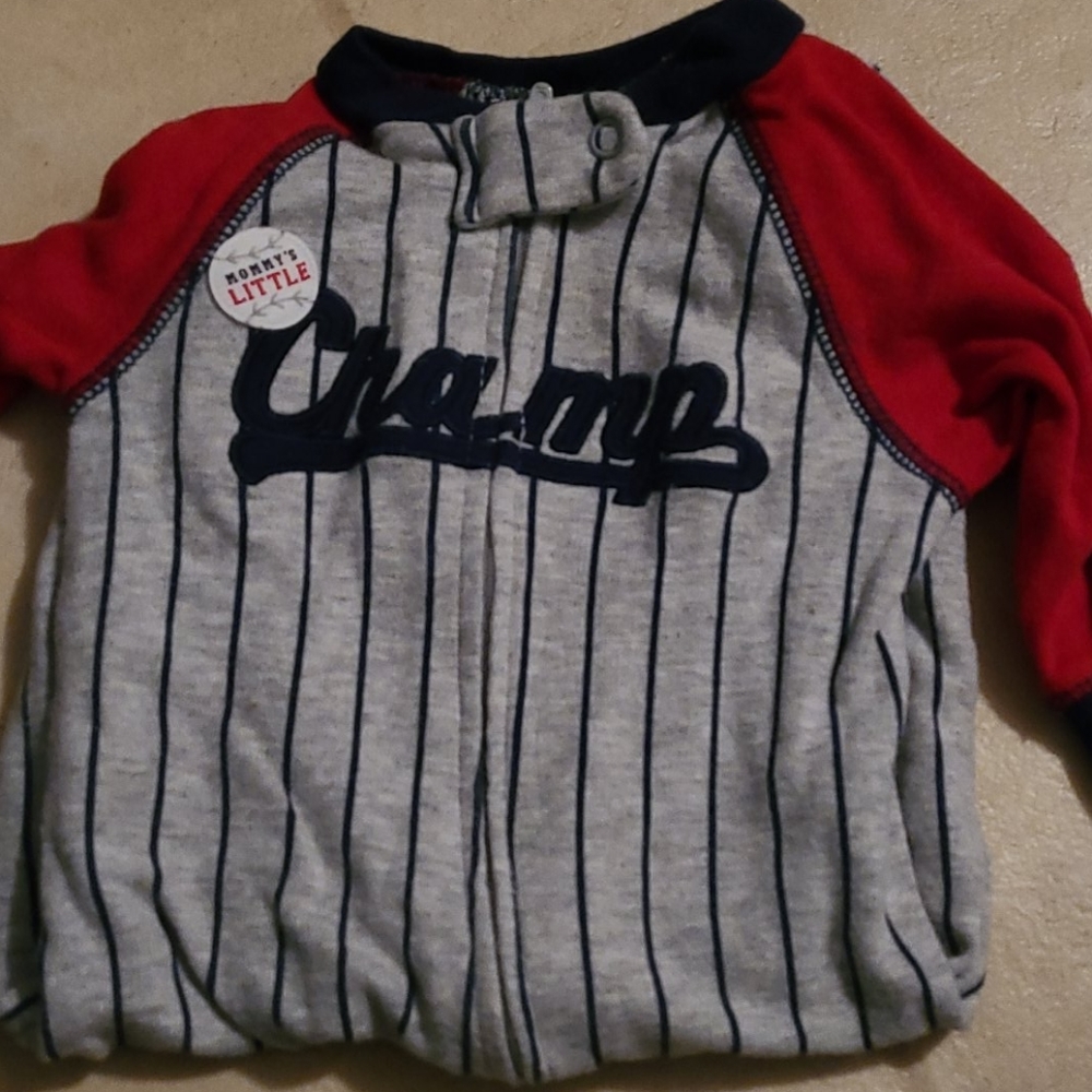 2 long sleeve sleepers.